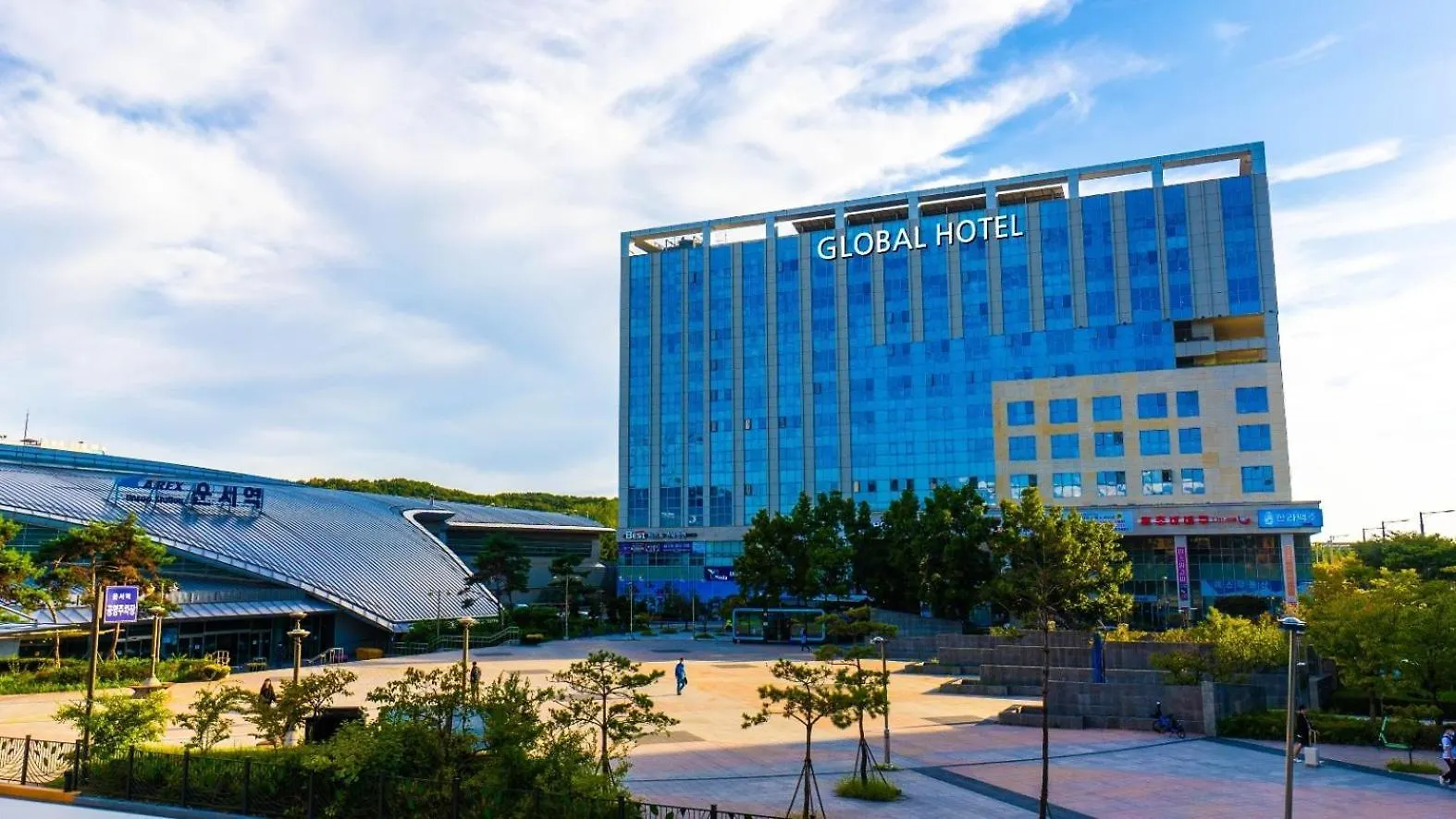 Incheon Airport Global Hotel & Suites Unsu Station