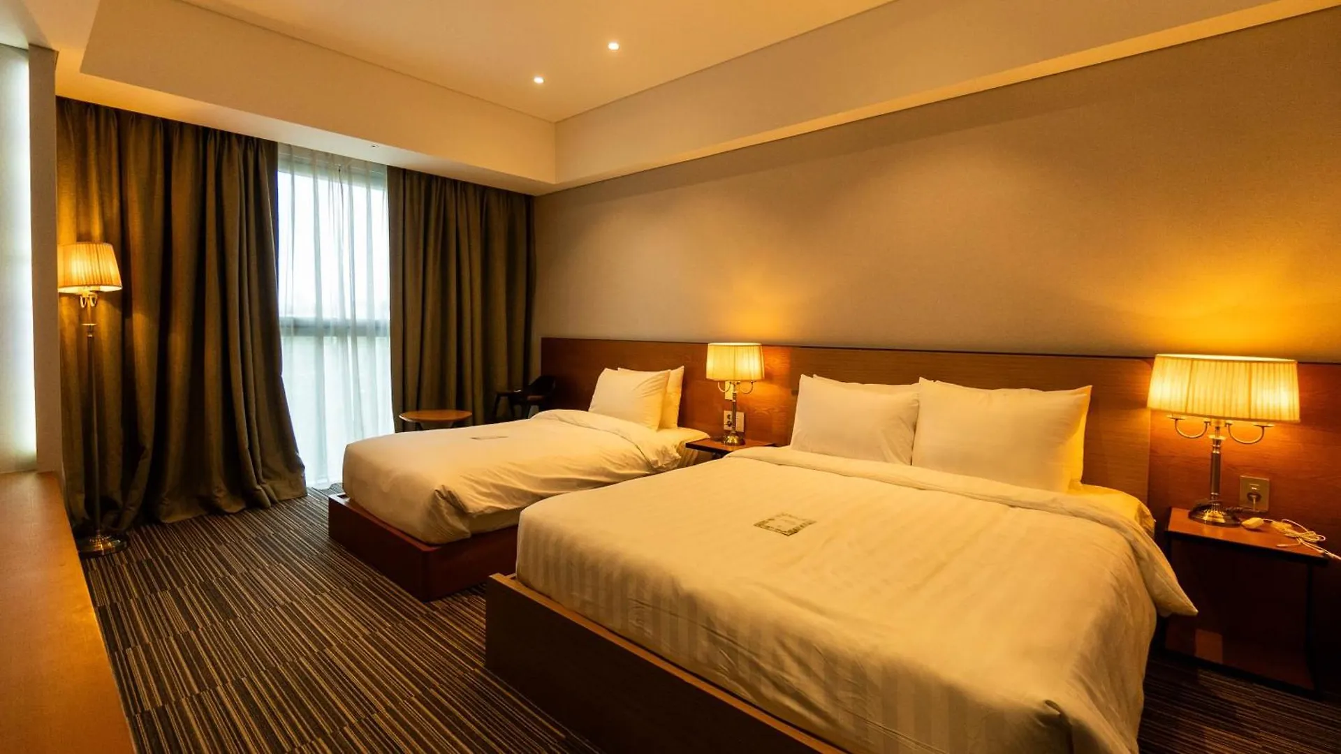 Incheon Airport Global Hotel & Suites Unsu Station 0*,