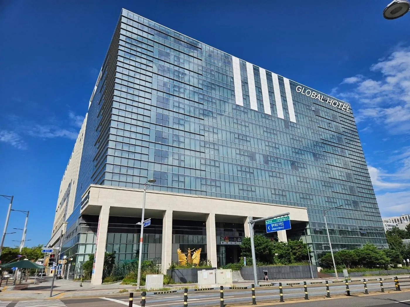 Incheon Airport Global Hotel & Suites Unsu Station