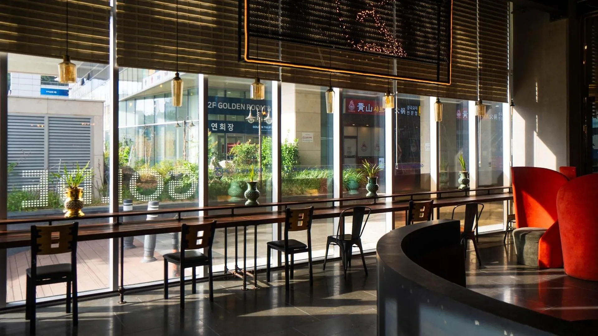 Incheon Airport Global Hotel & Suites Unsu Station