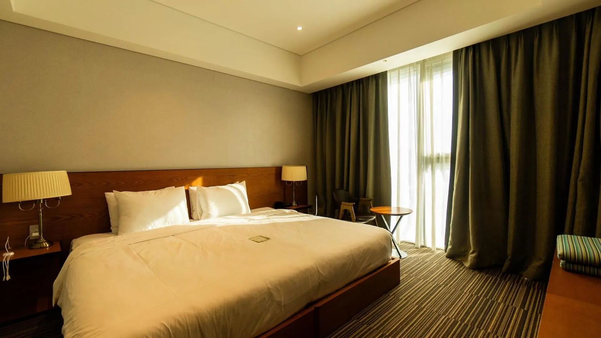Incheon Airport Global Hotel & Suites Unsu Station 0*,  Korsel
