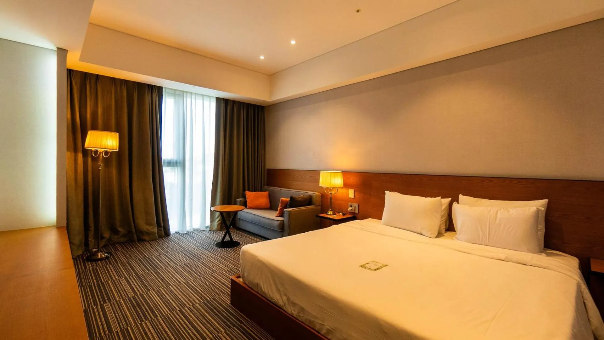 Incheon Airport Global Hotel & Suites Unsu Station
