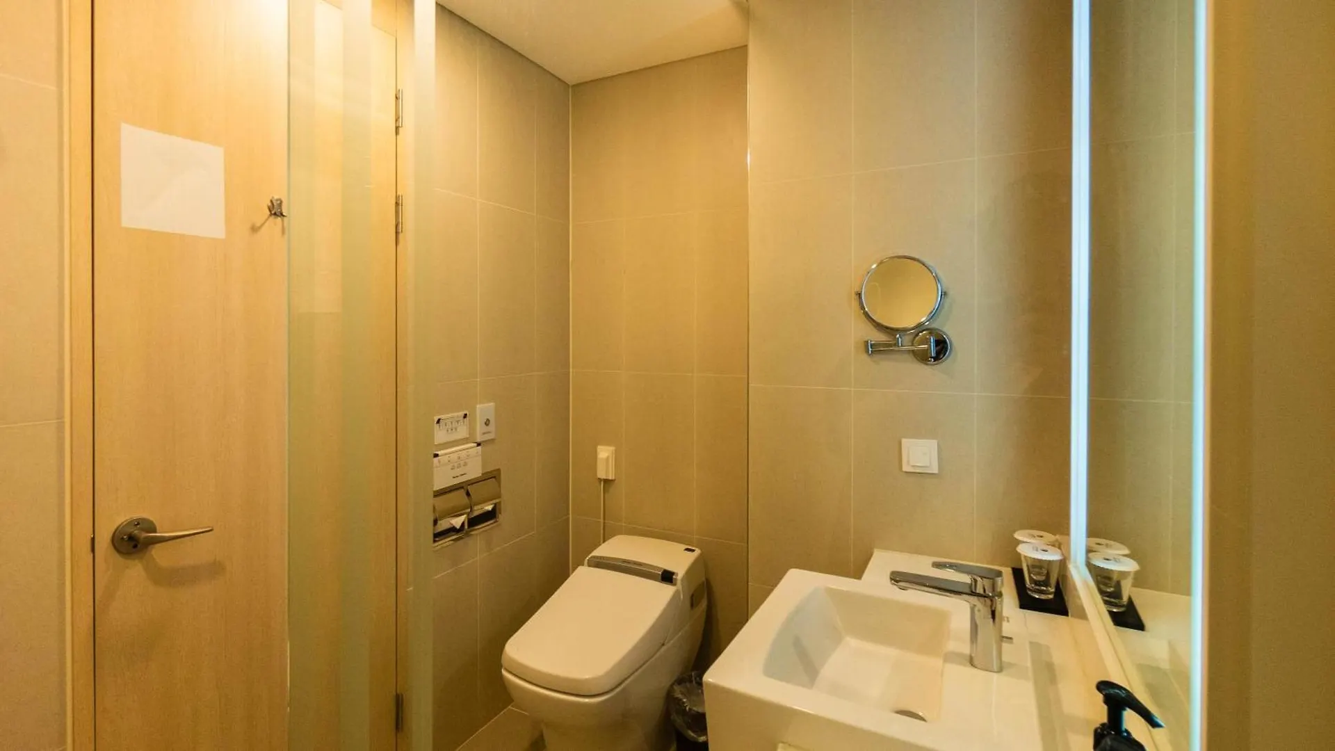 Incheon Airport Global Hotel & Suites Unsu Station